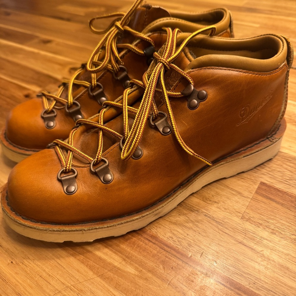 Danner Tramline Leather Boots • Women’s 9